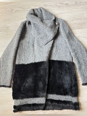 Rinascimento Cozy Gray & Black Faux Fur Trim Open Cardigan Size M  Made in Italy